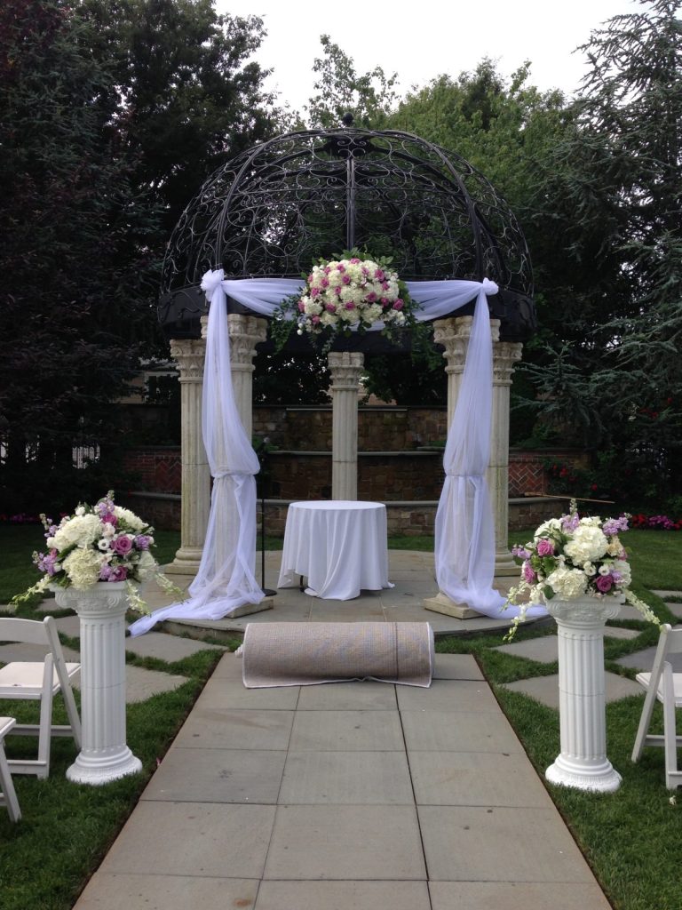 Wedding floral arrangement