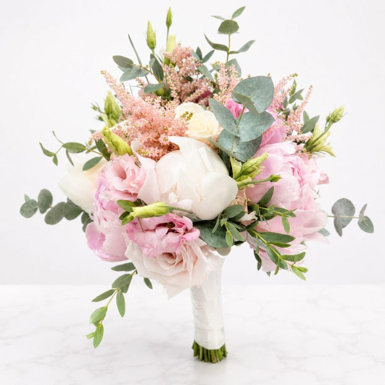 Wedding floral arrangement